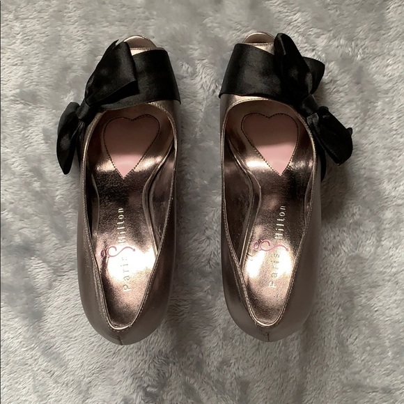 Paris Hilton Destiny Metallic Bronze Peep Toe Pumps with Black Bow - Picture 4 of 8